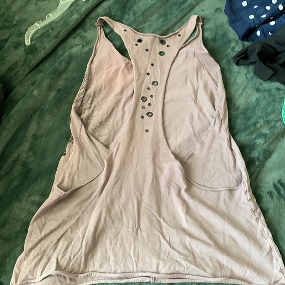 Vintage tank from the 90’s graphic tank L juniors Preowned runs small - Picture 7 of 12